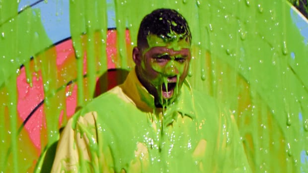russell-wilson-kids-choice-sports-awards.jpg